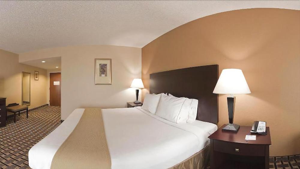 Holiday Inn Express Pembroke By Ihg Exteriör bild