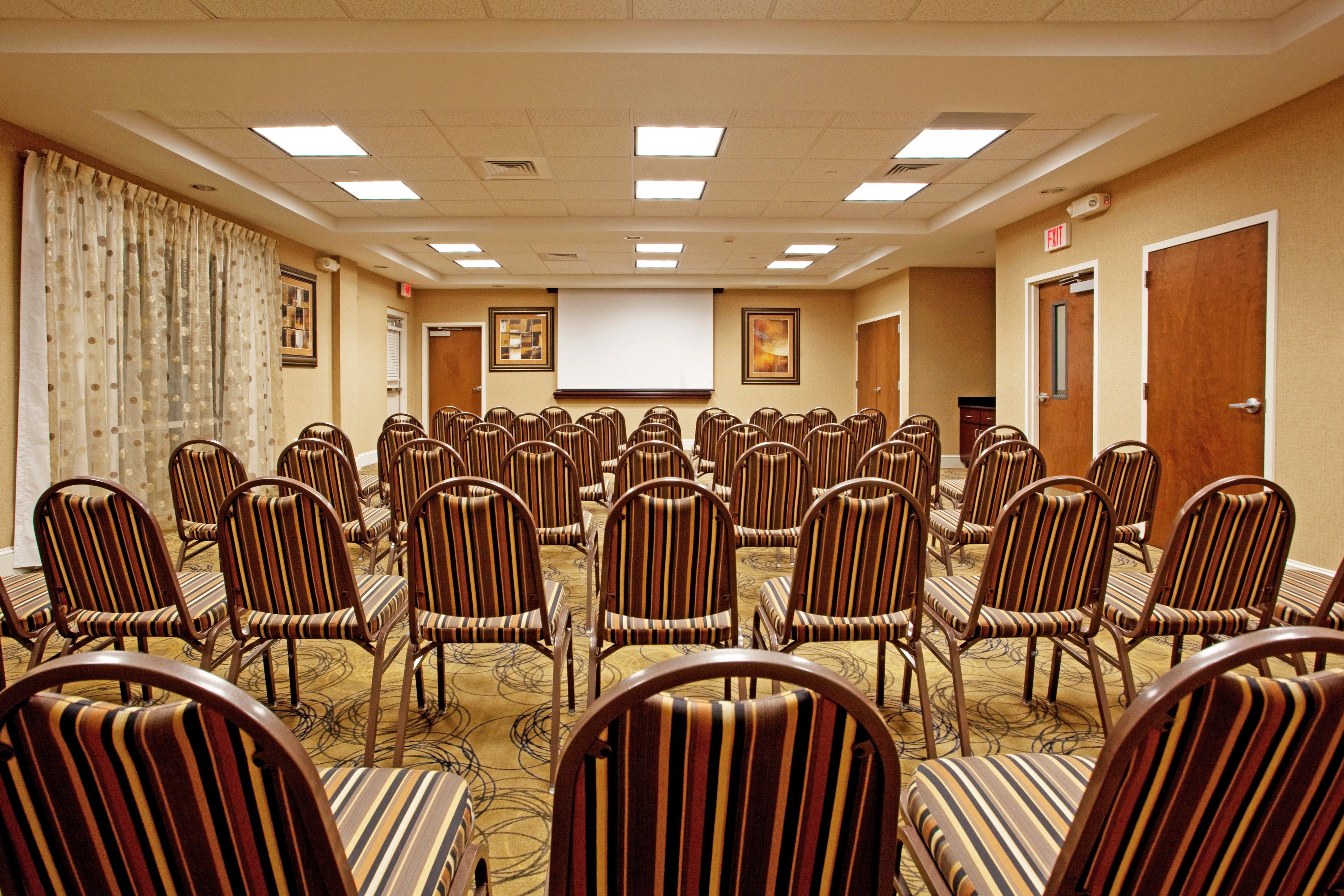 Holiday Inn Express Pembroke By Ihg Exteriör bild