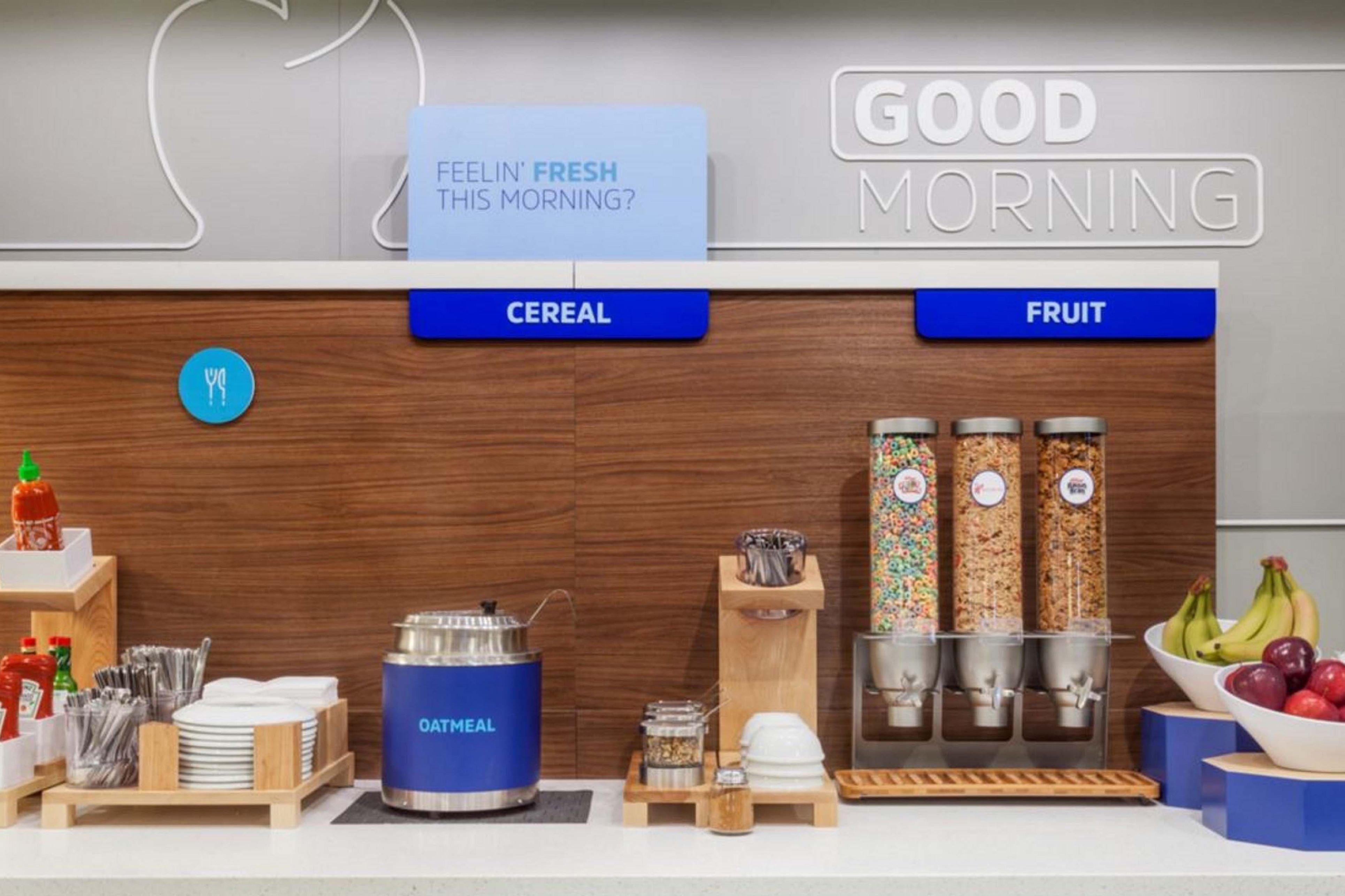 Holiday Inn Express Pembroke By Ihg Exteriör bild