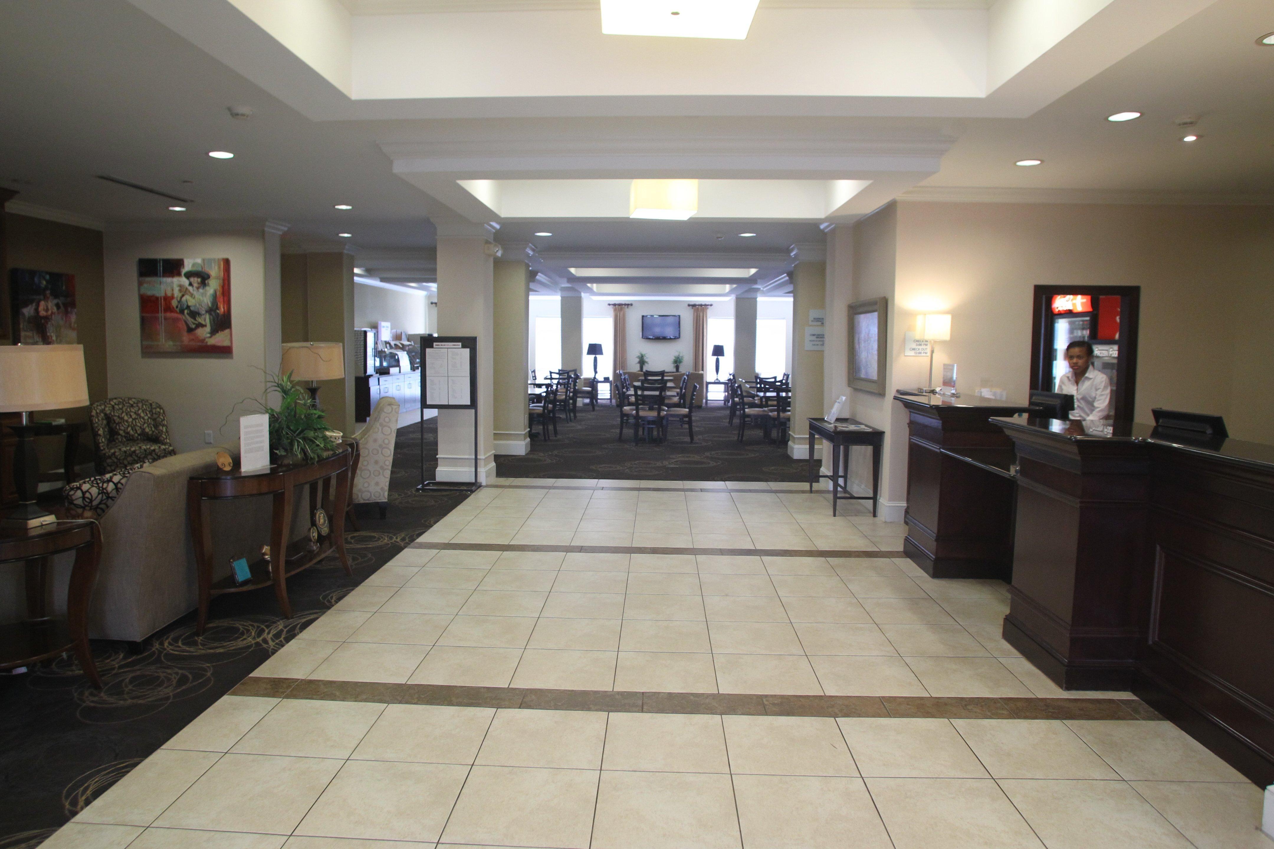 Holiday Inn Express Pembroke By Ihg Exteriör bild