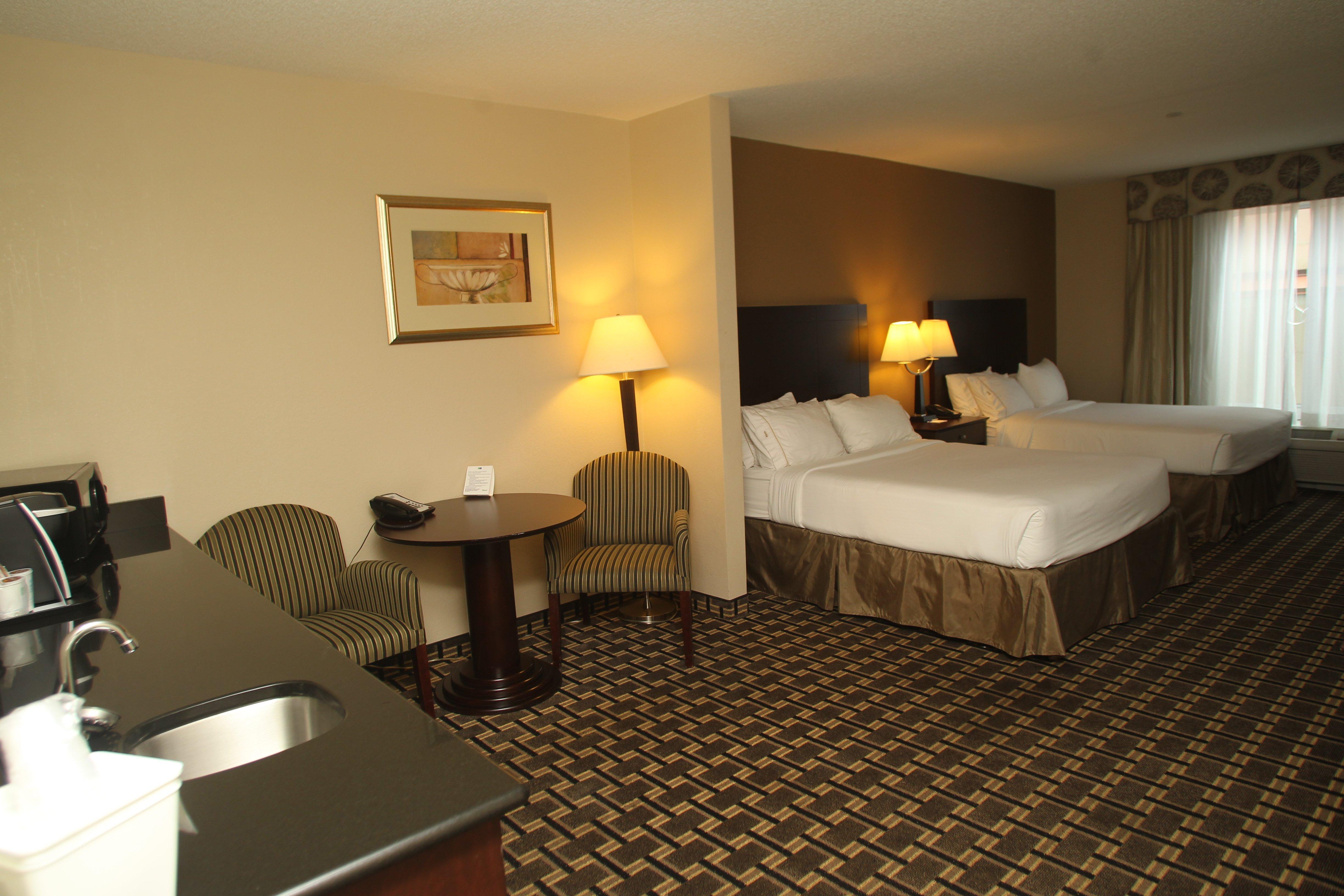 Holiday Inn Express Pembroke By Ihg Exteriör bild