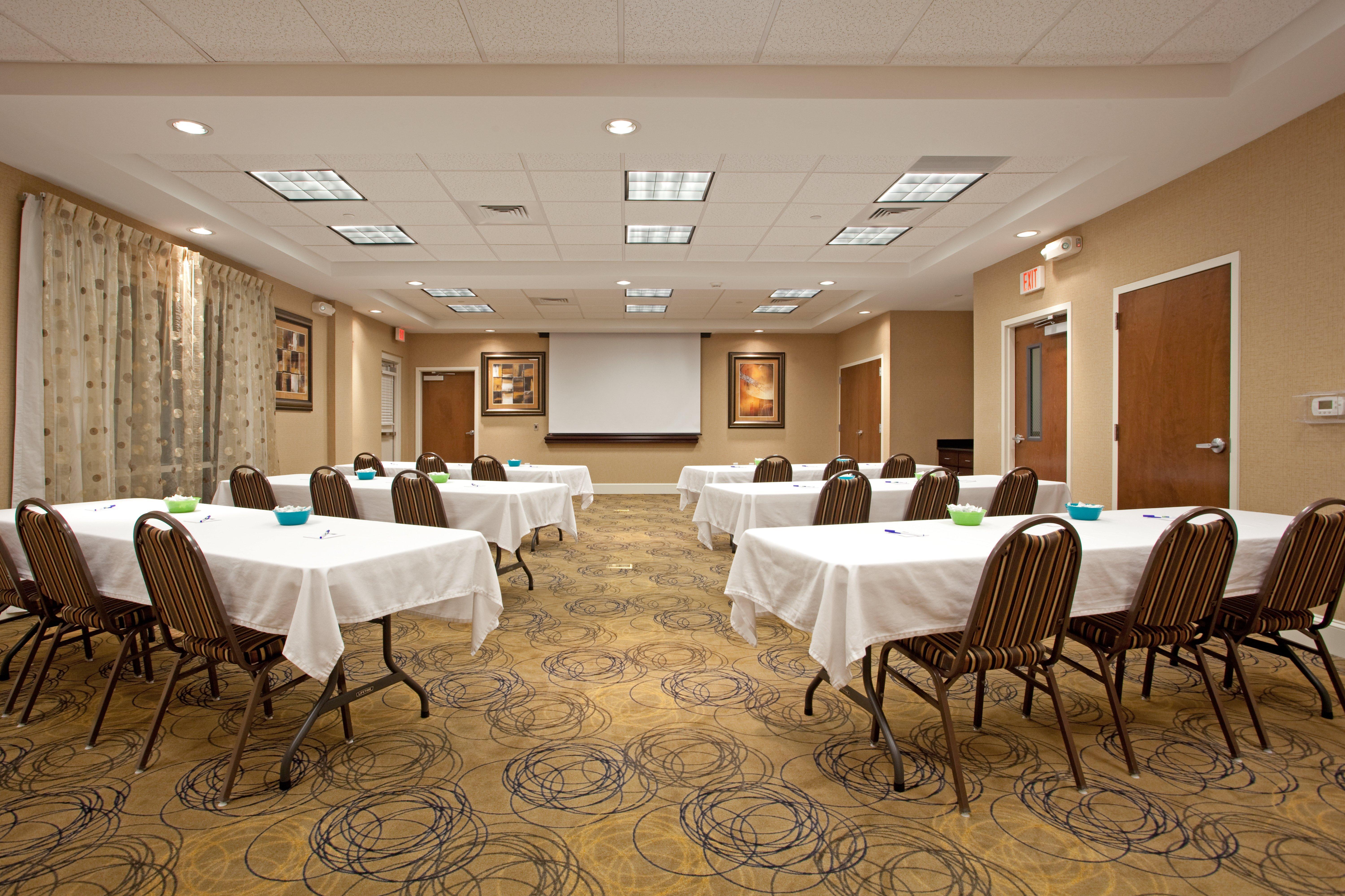 Holiday Inn Express Pembroke By Ihg Exteriör bild