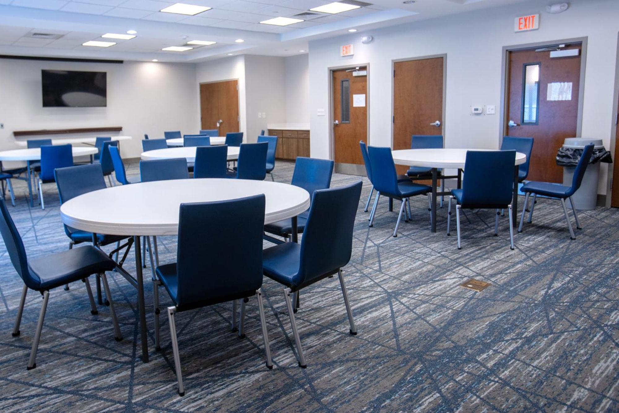 Holiday Inn Express Pembroke By Ihg Exteriör bild