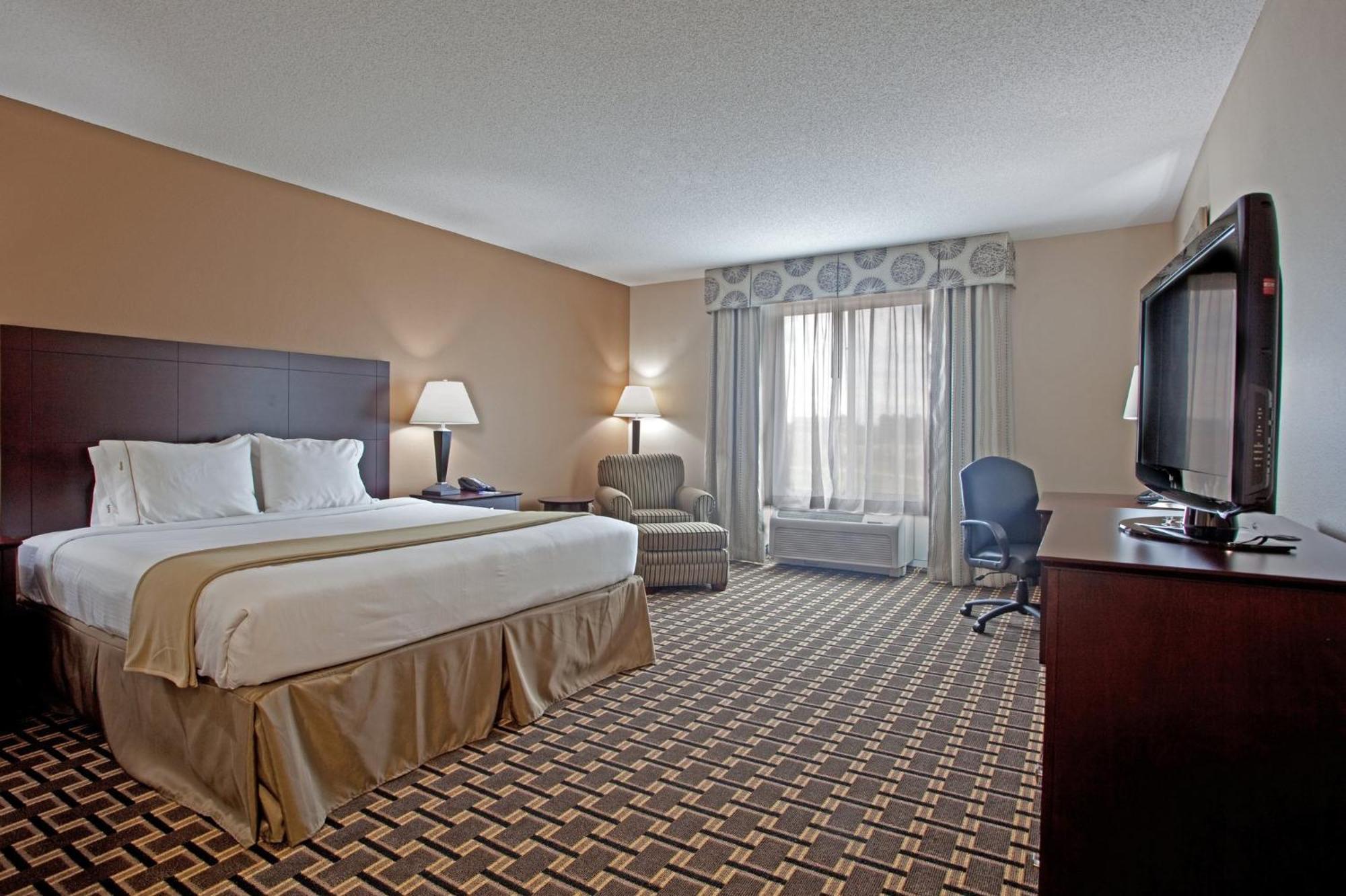 Holiday Inn Express Pembroke By Ihg Exteriör bild