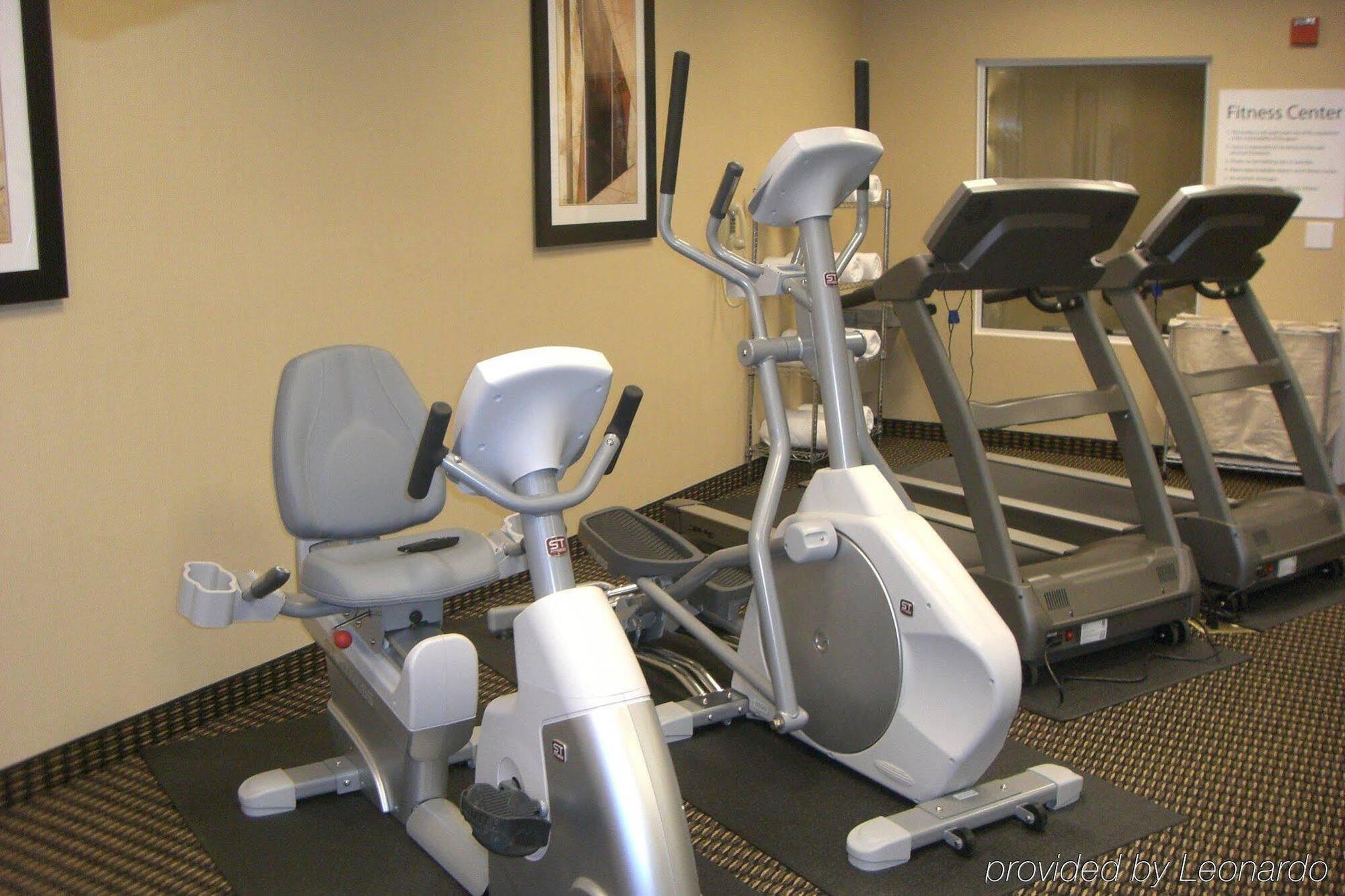 Holiday Inn Express Pembroke By Ihg Exteriör bild